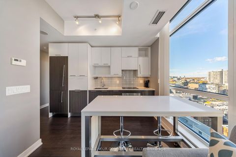 Photo 11 at 1602 - 30 Nelson Street, Waterfront Communities C1, Toronto