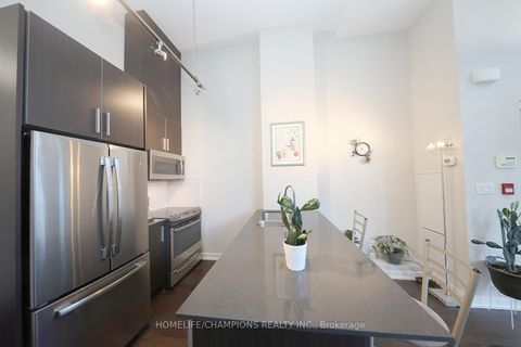 Photo 4 at Th10 - 20 Bruyeres Mews, Waterfront Communities C1, Toronto
