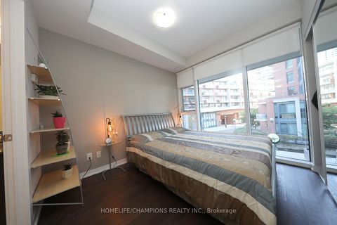 Photo 13 at Th10 - 20 Bruyeres Mews, Waterfront Communities C1, Toronto