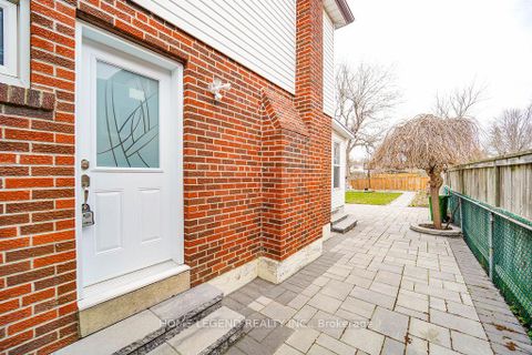 Photo 31 at 36 Pebblehill Square, Agincourt North, Toronto