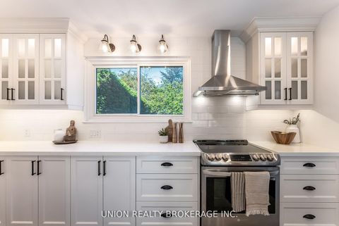 Photo 9 at 32 Bledlow Manor Drive, Guildwood, Toronto