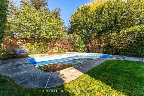 Photo 30 at 32 Bledlow Manor Drive, Guildwood, Toronto