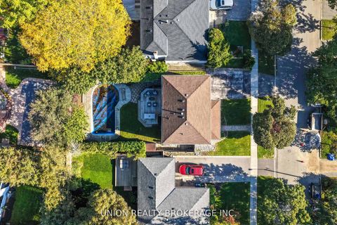 Photo 33 at 32 Bledlow Manor Drive, Guildwood, Toronto