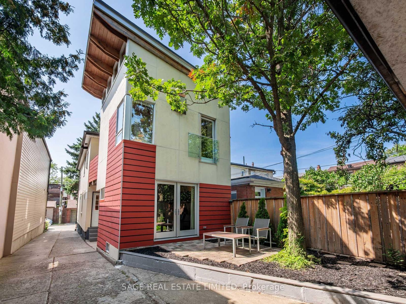 53 jersey Avenue, Little Italy, Toronto 