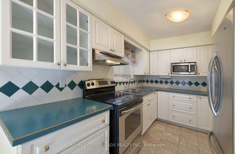 Photo 13 at 17 Brownridge Crescent, Clairville, Toronto