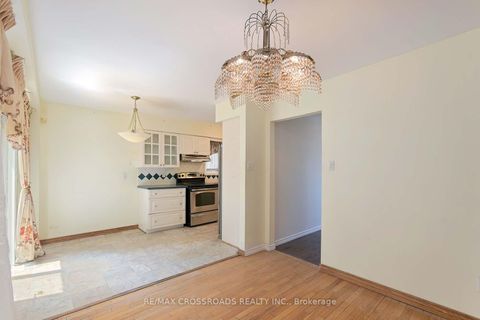 Photo 15 at 17 Brownridge Crescent, Clairville, Toronto