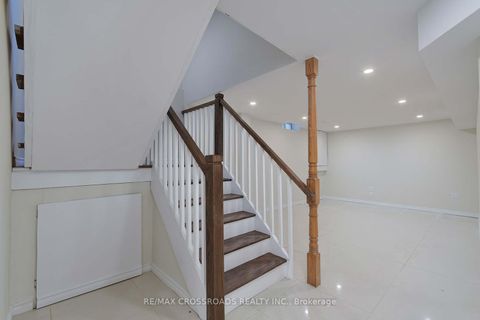 Photo 30 at 17 Brownridge Crescent, Clairville, Toronto