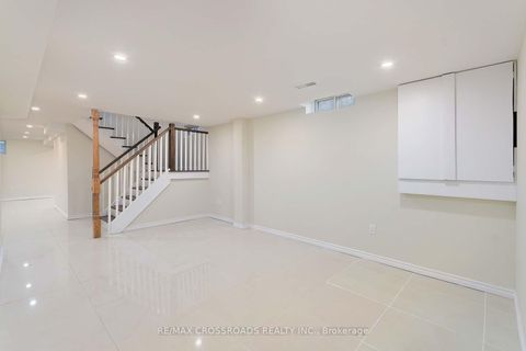 Photo 31 at 17 Brownridge Crescent, Clairville, Toronto