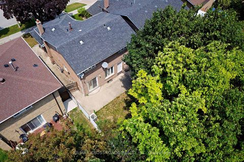 Photo 44 at 17 Brownridge Crescent, Clairville, Toronto