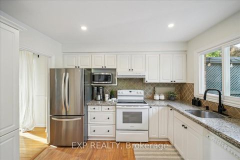 Photo 12 at 1173 Bridlewood Trail, GA Glen Abbey, Oakville