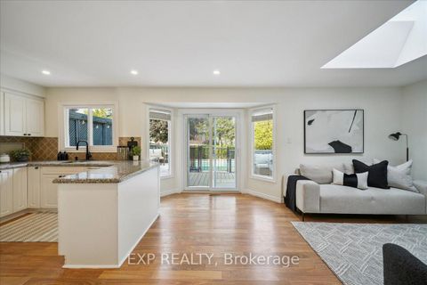 Photo 15 at 1173 Bridlewood Trail, GA Glen Abbey, Oakville