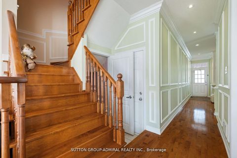 Photo 11 at 11 Thistle Avenue, Jefferson, Richmond Hill