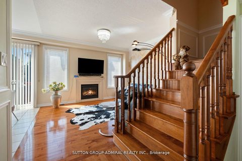 Photo 12 at 11 Thistle Avenue, Jefferson, Richmond Hill