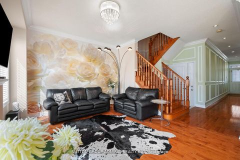 Photo 15 at 11 Thistle Avenue, Jefferson, Richmond Hill