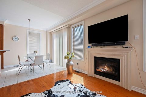 Photo 17 at 11 Thistle Avenue, Jefferson, Richmond Hill