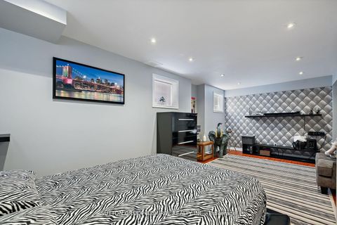 Photo 32 at 11 Thistle Avenue, Jefferson, Richmond Hill