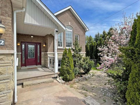 Photo 1 at 2 Snively Street, Oak Ridges Lake Wilcox, Richmond Hill