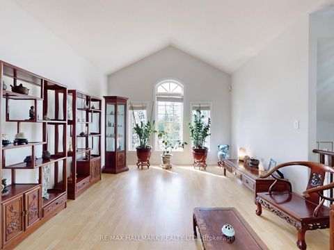 Photo 4 at 2 Snively Street, Oak Ridges Lake Wilcox, Richmond Hill