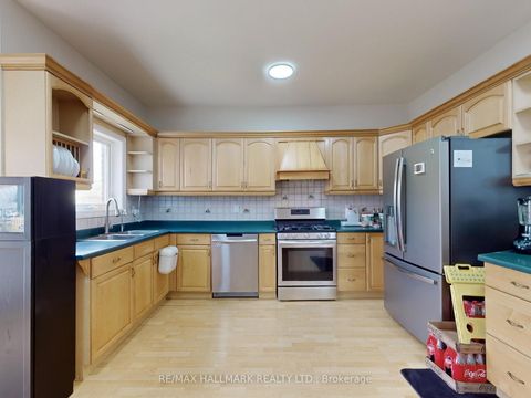 Photo 8 at 2 Snively Street, Oak Ridges Lake Wilcox, Richmond Hill