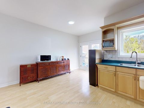 Photo 9 at 2 Snively Street, Oak Ridges Lake Wilcox, Richmond Hill