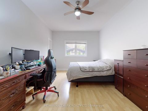 Photo 13 at 2 Snively Street, Oak Ridges Lake Wilcox, Richmond Hill