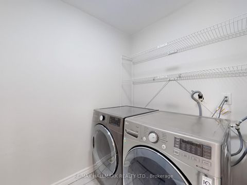 Photo 17 at 2 Snively Street, Oak Ridges Lake Wilcox, Richmond Hill