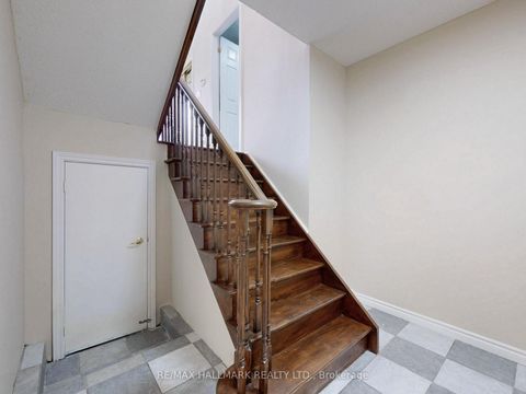 Photo 19 at 2 Snively Street, Oak Ridges Lake Wilcox, Richmond Hill