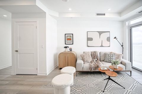 Photo 9 at 2215 - 10 Abeja Street, Concord, Vaughan