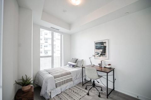 Photo 10 at 2215 - 10 Abeja Street, Concord, Vaughan