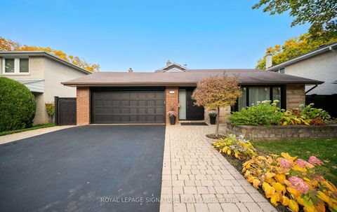 Photo 1 at 16 Kingsborough Crescent, Richview, Toronto