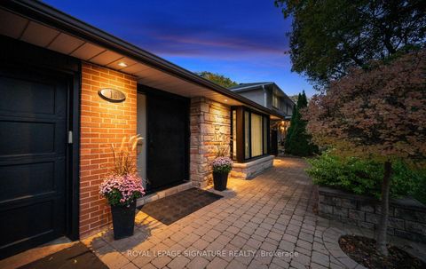 Photo 2 at 16 Kingsborough Crescent, Richview, Toronto