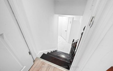 Photo 33 at 16 Kingsborough Crescent, Richview, Toronto