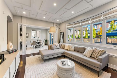 Photo 7 at 39 Rivoli Drive, Vellore Village, Vaughan