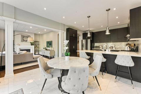 Photo 11 at 39 Rivoli Drive, Vellore Village, Vaughan