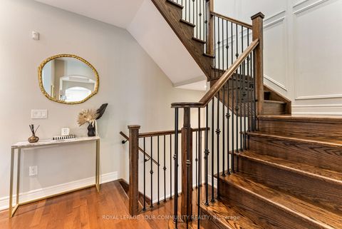 Photo 13 at 39 Rivoli Drive, Vellore Village, Vaughan