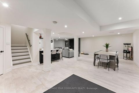 Photo 29 at 39 Rivoli Drive, Vellore Village, Vaughan