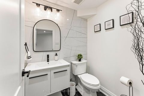 Photo 36 at 39 Rivoli Drive, Vellore Village, Vaughan