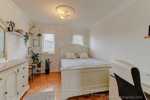 Photo 13 at 7 Creekwood Court, West Woodbridge, Vaughan