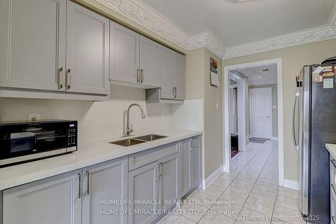 Photo 14 at 7 Creekwood Court, West Woodbridge, Vaughan