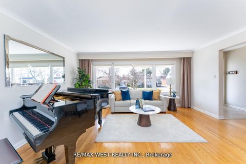 Photo 5 at 28 Braywin Drive, The Westway, Toronto