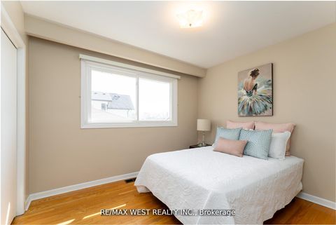 Photo 10 at 28 Braywin Drive, The Westway, Toronto