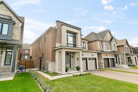 Photo 2 at 138 Factor Street, Kleinburg, Vaughan