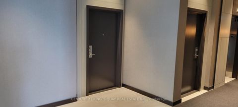 Photo 4 at 101 - 38 Honeycrisp Crescent, Concord, Vaughan