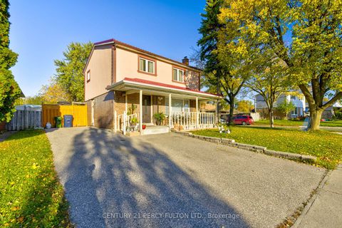 Photo 2 at 56 Snowball Crescent, Malvern, Toronto