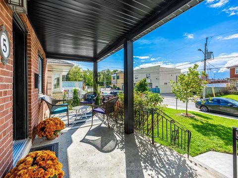 Photo 1 at 5 Little Boulevard, Belgravia, Toronto