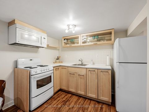 Photo 21 at 5 Little Boulevard, Belgravia, Toronto