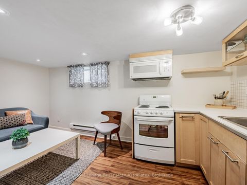 Photo 22 at 5 Little Boulevard, Belgravia, Toronto