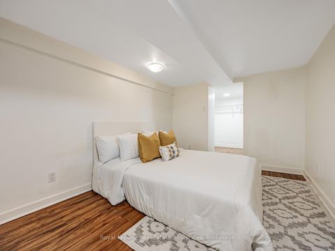 Photo 24 at 5 Little Boulevard, Belgravia, Toronto