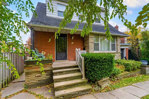 Photo 4 at 27 King Georges Drive, Greenbrook, Toronto