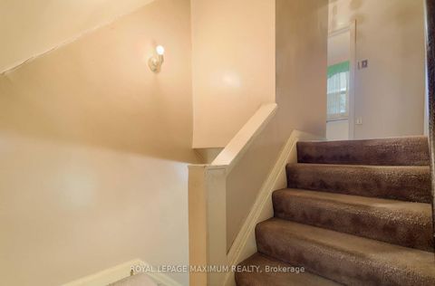 Photo 13 at 27 King Georges Drive, Greenbrook, Toronto